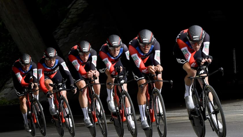 ABD0168_20180923 - INNSBRUCK - ÖSTERREICH: BMC Racing Team (USA) am Sonntag, 23. September 2018, während des Team-Zeitfahrens der Herren im Rahmen der UCI-Straßen-Rad-Weltmeisterschaften in Innsbruck. - FOTO: APA/HERBERT NEUBAUER