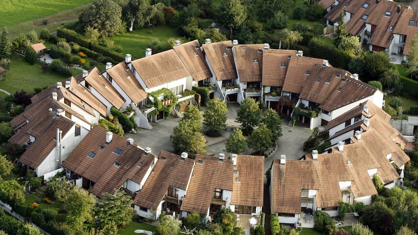 Eine Ueberbauung in Benglen am Freitag, 7. September 2007. (KEYSTONE/Steffen Schmidt)