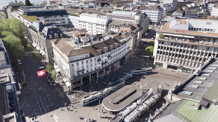 Drone image of Paradeplatz square with the tram stop "Paradeplatz" with the headquarters of the two Swiss banks UBS and Credit Suisse, in Zurich, Switzerland, on April 25, 2019. (KEYSTONE/Gaetan Bally)Drohnenaufnahme vom Paradeplatz mit Tramstation der "Paradeplatz" und dem Hauptsitz der Schweizer Grossbanken UBS und Credit Suisse, am 25. April 2019 in Zuerich. (KEYSTONE/Gaetan Bally)