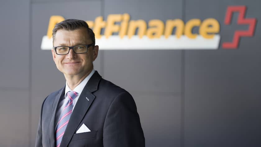 Portrait of Hansruedi Koeng, CEO of PostFinance, taken at the company's headquarters in Berne, Switzerland, on August 16, 2018. (KEYSTONE/Gaetan Bally)Hansruedi Koeng, CEO der PostFinance, portraitiert am 16. August 2018 am Hauptsitz der PostFinance in Bern. (KEYSTONE/Gaetan Bally)