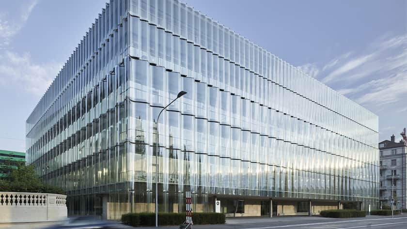 Exterior view of the building Swiss Re Next, the main building of reinsurance company Swiss Re in Zurich, Switzerland, pictured on May 29, 2018. Swiss Re Next by architectural firm Diener and Diener was completed in 2017 and the reinsurance company is planning more new buildings as well as renovations of its existing buildings for its corporate headquarters "Campus Mythenquai", thus centralizing its offices for all of Switzerlands Swiss Re employees. (KEYSTONE/Christian Beutler)