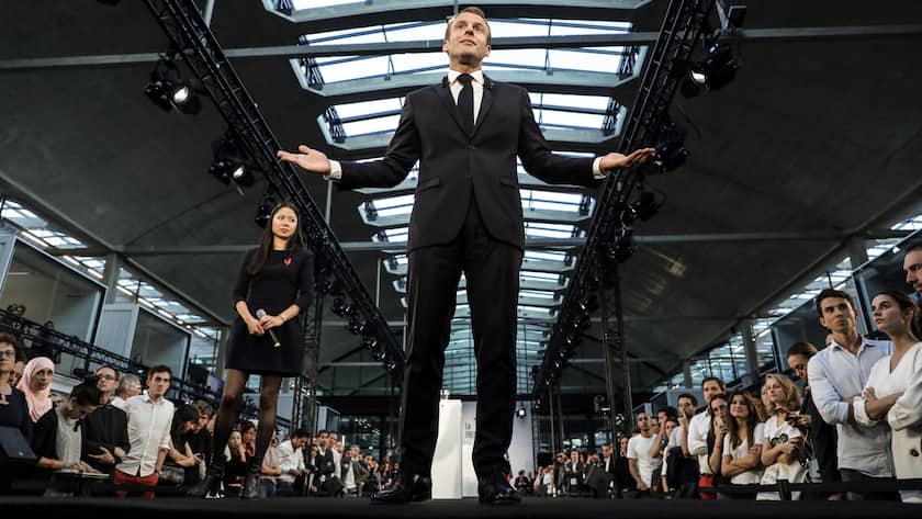 Der französische Präsident Emmanuel Macron hält eine Rede, als er den Campus des Start-ups Station F in Paris, Frankreich, besucht, 09. Oktober 2018.
