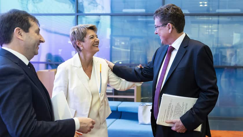 Sie haben dem Vodafone-Deal zugestimmt: Die Eignervertreter Karin Keller-Sutter und Albert Rösti (rechts).