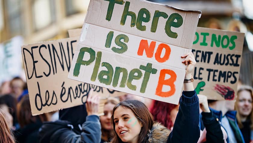 Ob Klimajugend oder Klimaseniorinnen: Seit Jahren gehen regelmässig zehntausende Menschen in der Schweiz auf die Strasse, um für mehr Klimaschutz zu demonstrieren.