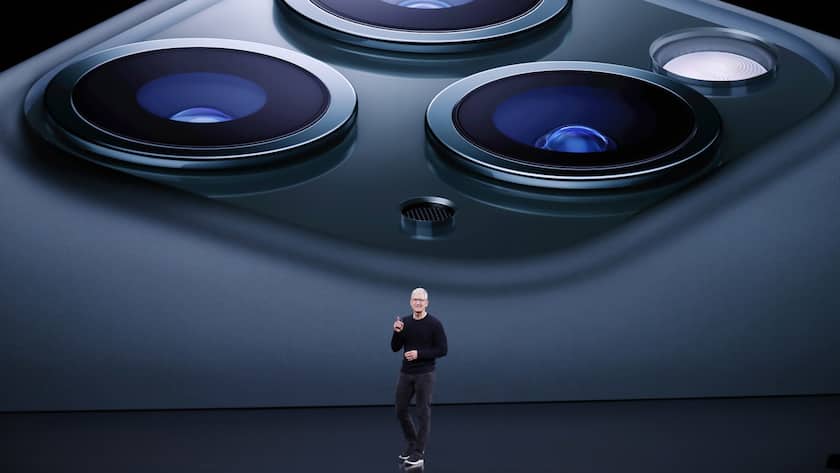epa07833189 Apple CEO TIm Cook speaks about the iPhone 11 Pro during the Apple Special Event in the Steve Jobs Theater at Apple Park in Cupertino, California, USA, 10 September 2019. EPA/JOHN G. MABANGLO