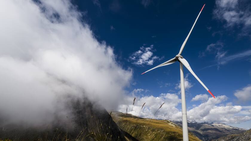 Windräder am Nufenenpass im Wallis: Nachhaltige Investments.