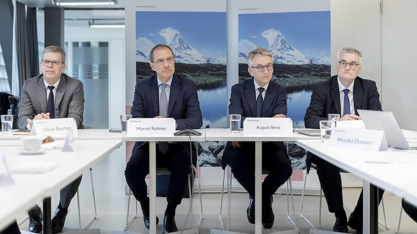 Oliver Buschan, Geschaeftsleitungsmitglied, Marcel Rohner, Praesident der Schweizerischen Bankiervereinigung, August Benz, stv. CEO und Geschaeftsfuehrer ad interim, Markus Staub, Bankiervereinigung, von links, an der Jahresmedienkonferenz der Schweizerischen Bankiervereinigung (Swiss Banking) am Standort in Zuerich am Dienstag, den 21. Maerz 2023. (KEYSTONE/Christian Merz)