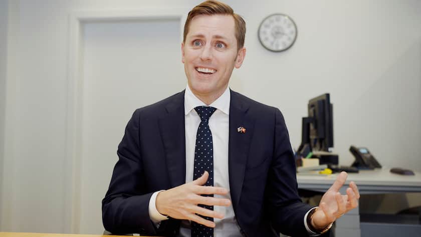 Botschafter Scott Miller, fotografiert in der amerikanischen Botschaft in Bern, Schweiz.