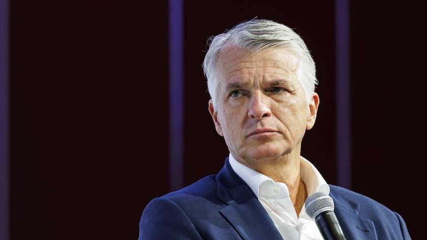 UBS muss an ihrer Generalversammlung mit Kritik rechnen Group Chief Executive Officer of Swiss Bank UBS Sergio Ermotti talks at the panel "In conversation with UBS CEO,Sergio Ermotti", during the Building Bridges Summit, at the CICG in Geneva, Switzerland, Monday, October 2, 2023. (KEYSTONE/Salvatore Di Nolfi)