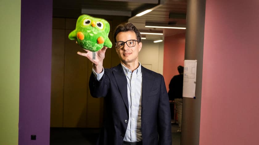 Duolingo / Severin Hacker im Medienpark Zürich Severin Hacker, Duolingo BILANZ ONLY! ALL OTHERS: USAGE RESTRICTED / SPERRFRIST BILANZ / REQUEST PERMISSION FROM BILANZ BILDREDAKTION. Duolingo Severin Hacker ACHTUNG: Bilanz Exklusiv!!!!! Keine Verwendung vor 04/2025. NUR NACH RÃCKSPRACHE MIT BILANZ BILDREDAKTION MÃGLICH!