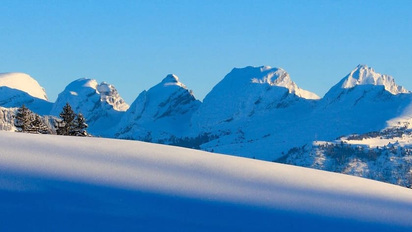 Die St. Galler Churfirsten: Je nach Zählweise sechs bis dreizehn Berge über dem Walensee.