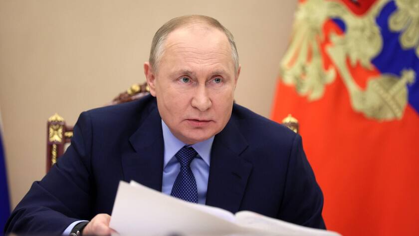 Russland, Wladimir Putin Videokonferenz in Moskau Russia Putin Kuzbass Coal Mine Industry 6711060 02.12.2021 Russian President Vladimir Putin chairs a meeting on the situation of coal mining enterprises in Kuzbass, via teleconference call, at the Kremlin in Moscow, Russia. Mikhail Metzel / POOL Moscow Russia PUBLICATIONxINxGERxSUIxAUTxONLY Copyright: xMikhailxMetzelx