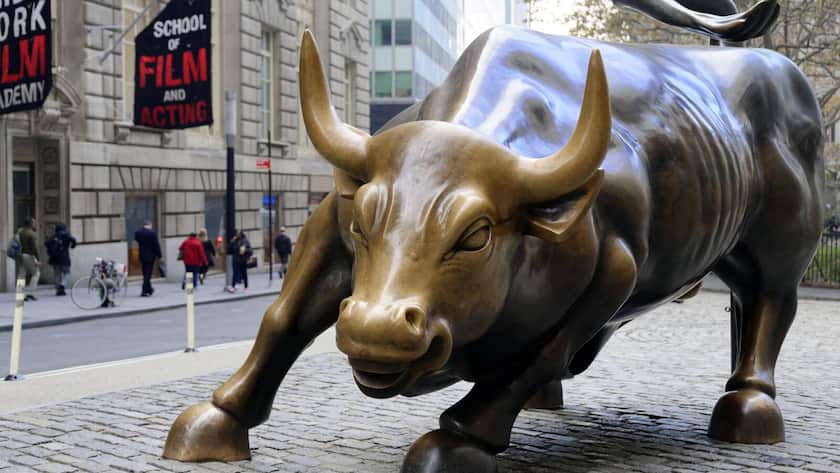 Bulle vor der Börse, New York Stock Exchange, Wall Street, Manhattan, New York, USA, Nordamerika