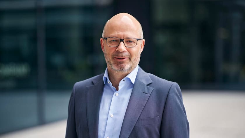 Professor Reto Eberle: Er beobachtet die Wirtschaftsprüfungsbranche aus der Sicht der Forschung und der Praxis.