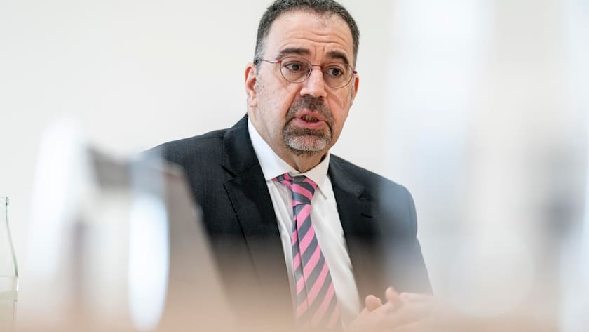 Daron Acemoglu , US-amerikanischer Ãkonom und Professor am Massachusetts Institute of Technology (MIT), im Interview am GDI in Rüschlikon
