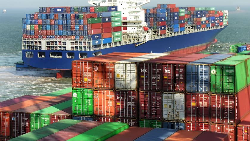 Containerhafen in Asien, China, Shanghai, Containerschiff, Container, McPBBO *** Container port in Asia, China, Shanghai, container ship, container, McPBBO McPBBO