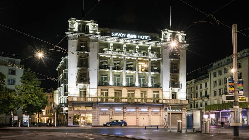 The Hotel Savoy Baur en Ville on Paradeplatz square in Zurich, Switzerland, pictured on the night of June 17, 2016. (KEYSTONE/Christian Beutler)
