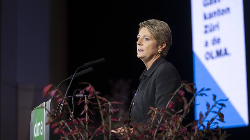 Bundesraetin Karin Keller-Sutter bei der Eroeffnung der 80. OLMA Schweizer Messe fuer Landwirtschaft und Ernaehrung, am Donnerstag, 12. Oktober 2023, in St. Gallen. Die Messe mit Gastkanton Zuerich dauert bis 22. Oktober. (KEYSTONE/Gian Ehrenzeller)