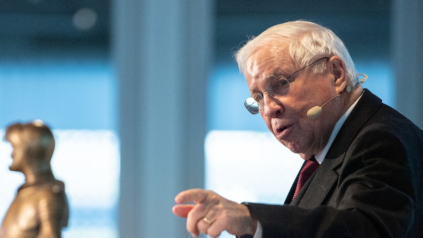 Alt Bundesrat Christoph Blocher wuerdigt an einem Anlass die Stadtberner Persoenlichkeiten Adrian von Bubenberg, Karl Stauffer-Bern und Markus Feldmann, am Sonntag, 2. Januar 2022, in Bern. (KEYSTONE/Peter Schneider)