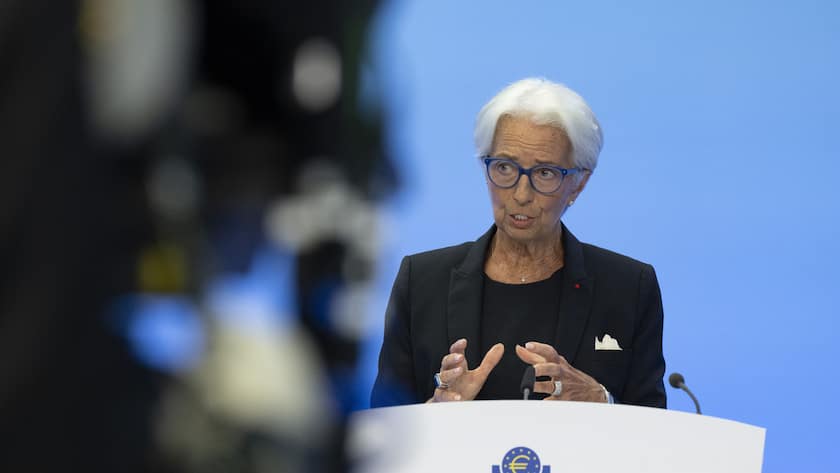 21.07.2022, Hessen, Frankfurt/Main: Christine Lagarde, Präsidentin der EZB, spricht auf der Pressekonferenz der Bank. Die Europäische Zentralbank erhöht angesichts der Rekordinflation erstmals seit elf Jahren die Zinsen im Euroraum. Der Leitzins steigt von null auf 0,50 Prozent. Foto: Boris Roessler/dpa +++ dpa-Bildfunk +++ (KEYSTONE/DPA/Boris Roessler)