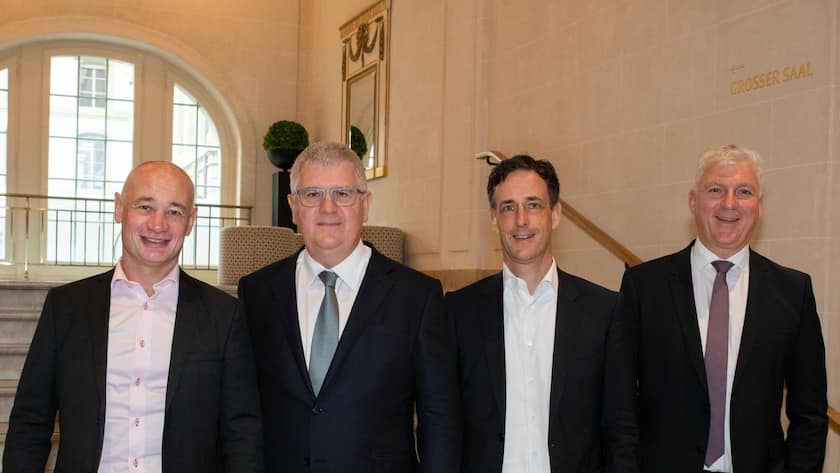 SVV-Vorstandsmitglieder Roman Stein (CEO Swiss Life Schweiz), Stefan Mäder (Präsident SVV), Clemens Markstein (CEO Baloise Schweiz) und SVV-Direktor Urs Arbter.