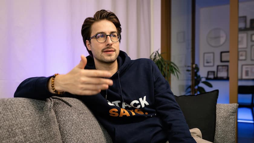 «Es reicht nicht, über Probleme zu sprechen ― wir müssen auch Lösungen aufzeigen» Let’s Talk About Money: Fabio A. Marchesin alias FinanzFabio will die Schweiz mit finanzieller Bildung vor der Altersarmut retten.