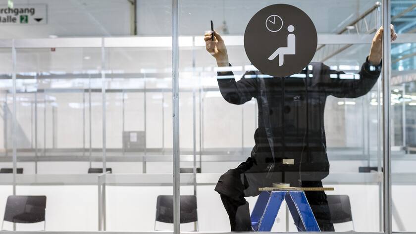 Das Impfzentrum Messe Zuerich, aufgenommen am Dienstag, 9. Maerz 2021, in Oerlikon. Das Impfzentrum soll ab dem 6. April geoeffnet sein und taeglich koennen bis zu 4000 Menschen geimpft werden. (KEYSTONE/Alexandra Wey)