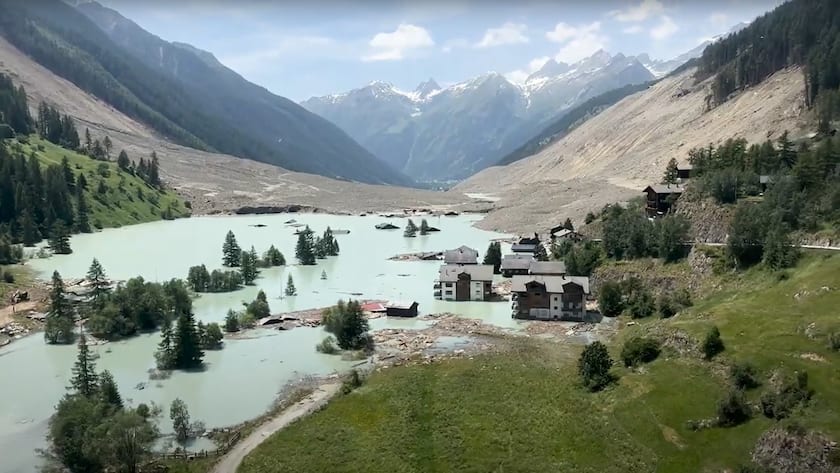 Drohnenaufnahme des zerstörten Dorfs Blatten