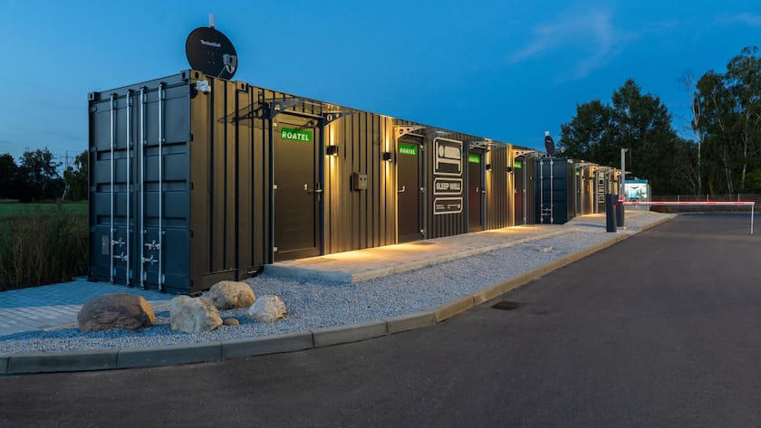 Schiffscontainer-Hotelkette Roatel nimmt die Schweiz auf den Radar <p>Container-Hotel von Roatel: Erdacht für Lastwägeler, jetzt aber auch bei Gästen ohne Brummi beliebt.</p>