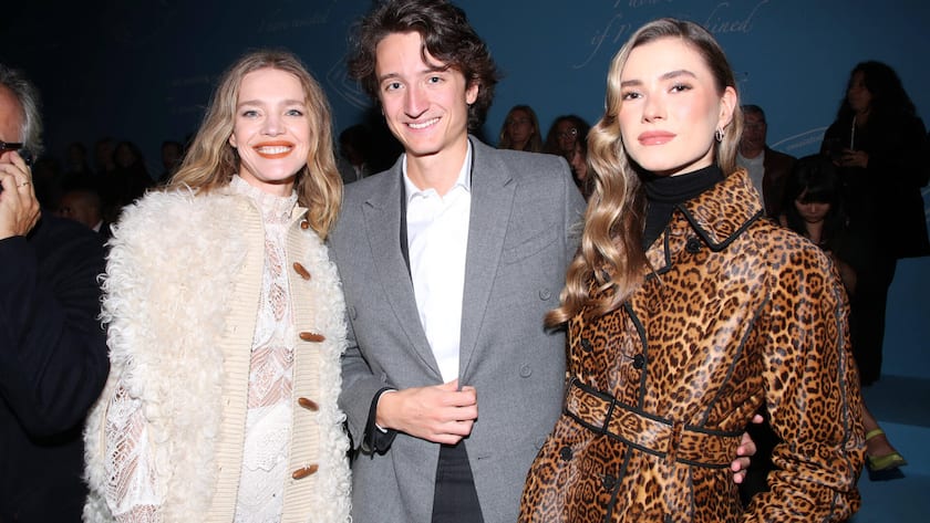 <p>Kronprinz eines Milliardenimperiums: Jean Arnault mit seiner Freundin Zita d'Hauteville (rechts) und seiner Schwägerin Natalia Vodianova an einer Modeschau.</p>