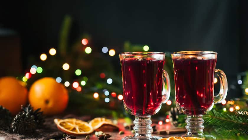 <p>Glühwein ist eine feine Sache, wenn er frisch zubereitet ist und mehr Würze als Süsse hat.</p>