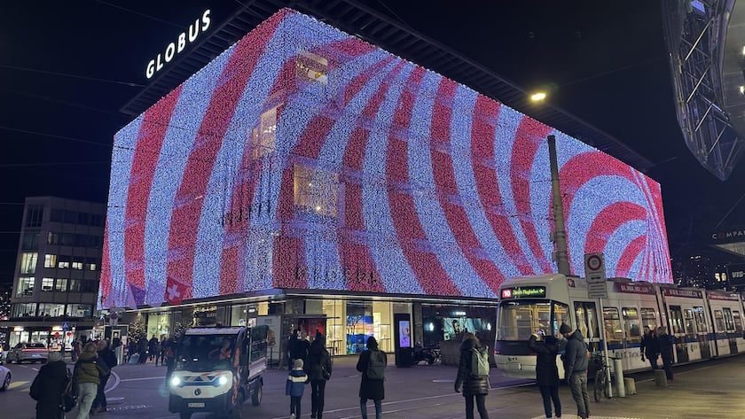 <p>Globus-Warenhaus an der Zürcher Bahnhofstrasse: Das Unternehmen bezieht künftig Management-Leistungen der Firmenmutter Central Group im europäischen Ausland. </p>