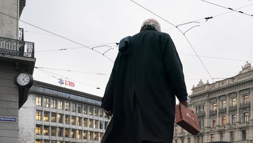 Immer mehr Banker müssen stempeln gehen <p>Endstation Zürich Paradeplatz: Die Zahl der arbeitslosen Banker nimmt stark zu.</p>