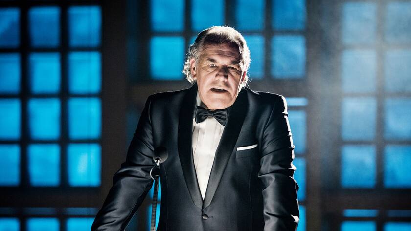 Christian Kohlund als Bankier Weyer in «Private Banking».