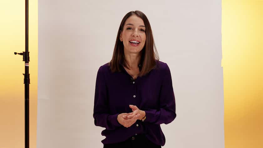 PostFinance Anlegen Interaktives Video mit Expertin Monika Siegenthaler