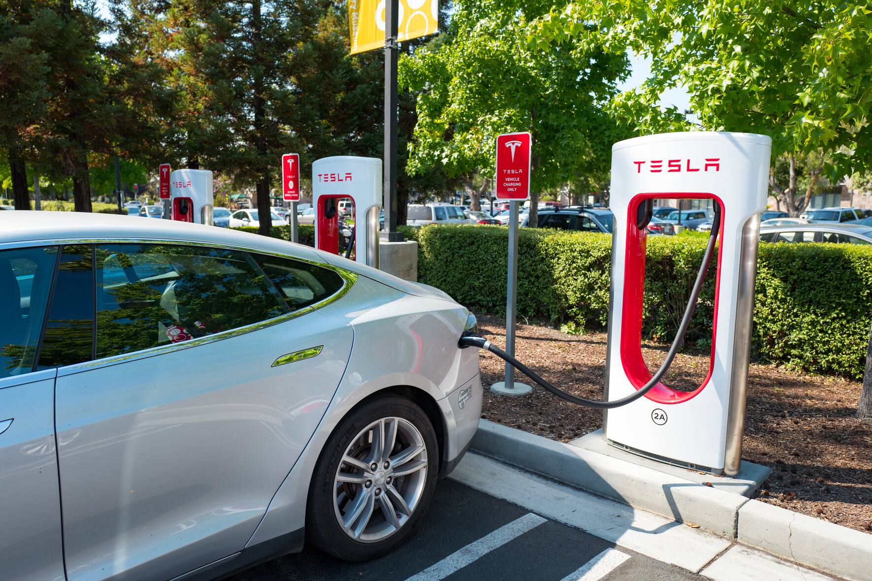 Tesla setzt Batterien ohne Kobalt ein
