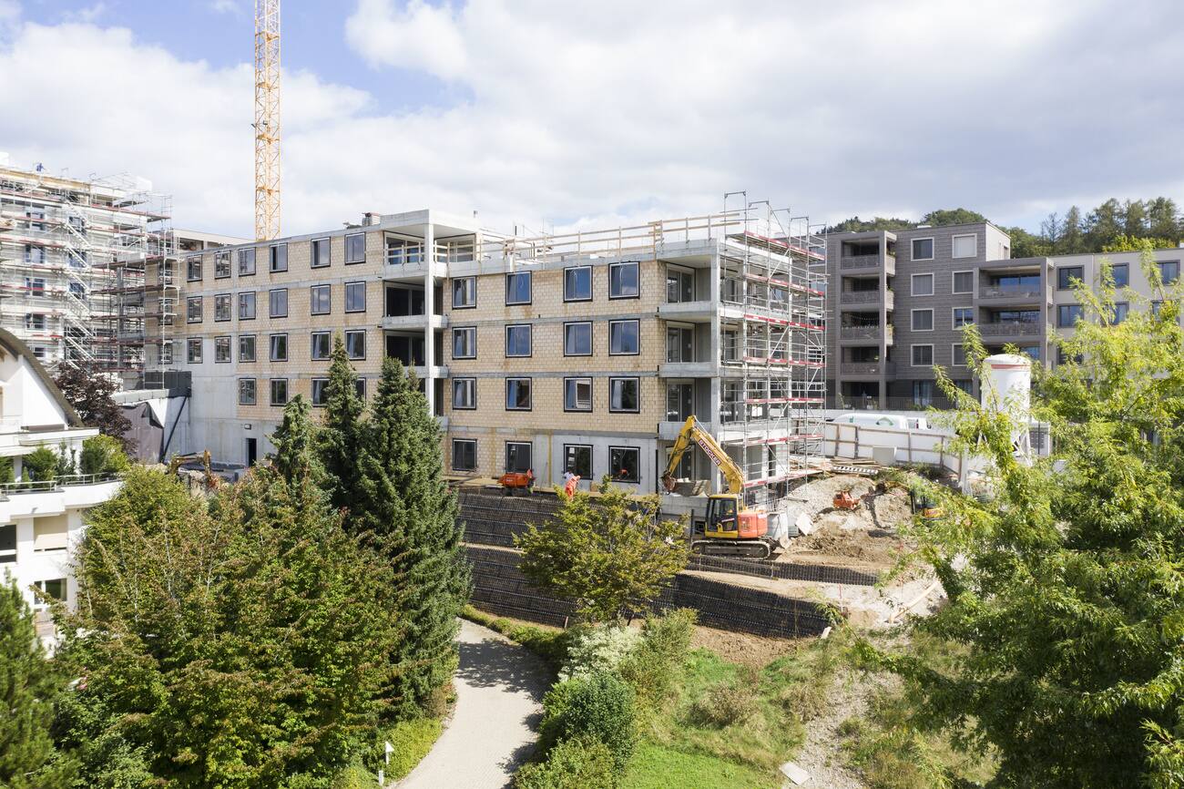 Das Problem: Wohneigentum wird kaum noch gebaut in der Schweiz (im Bild: Überbauung Leuengarten in Uitikon-Waldegg ZH).