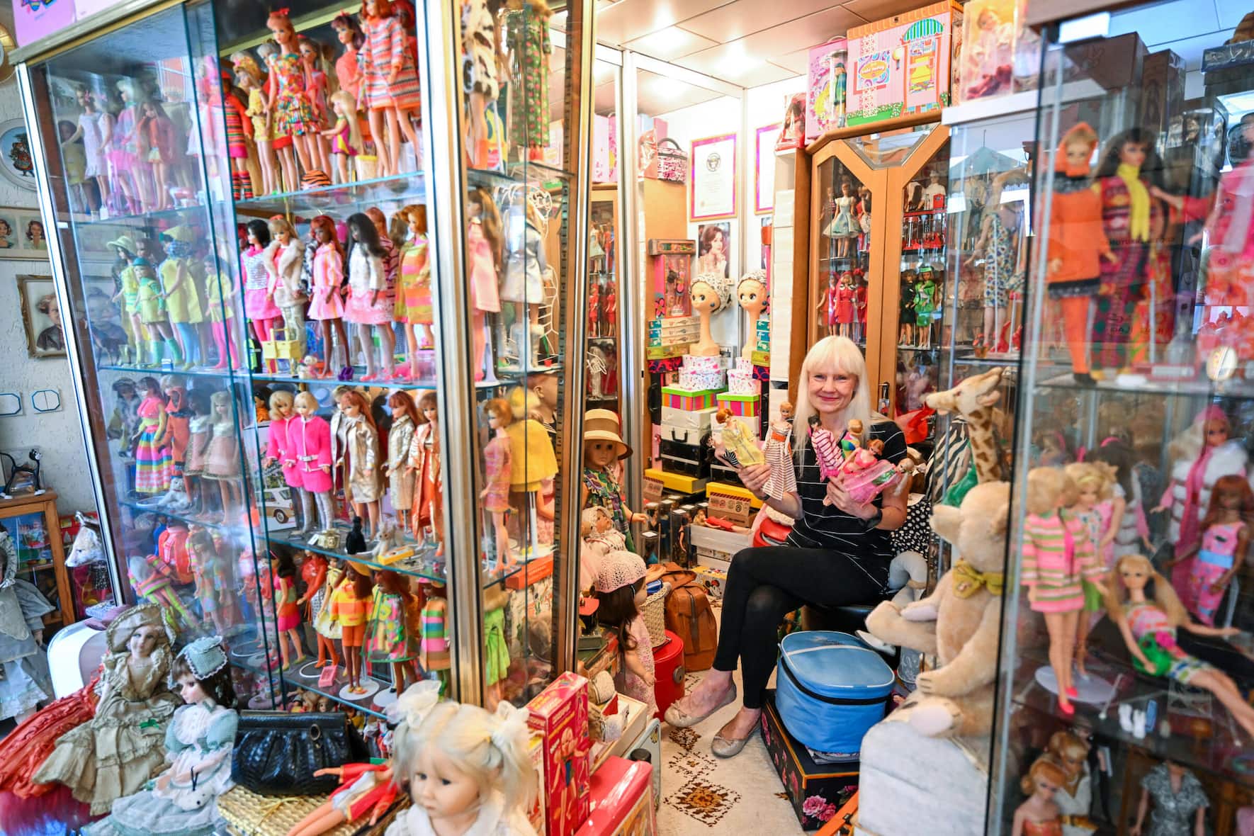 SammelliebeDie Sammlerin Bettina Dorfmann aus Düsseldorf (D) besitzt rund 18  000 Barbies.