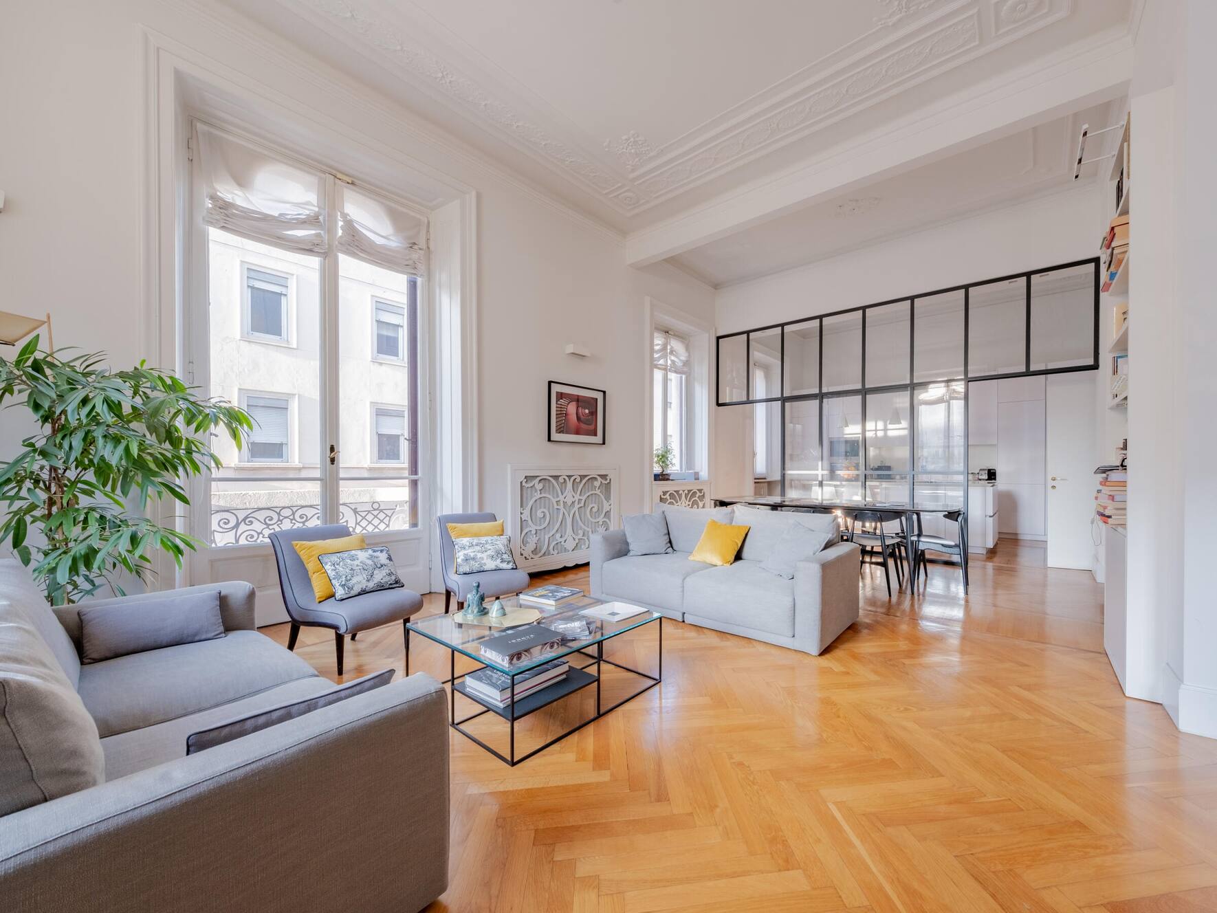 Fünfzimmerwohnung, 180 Quadratmeter, im Quartier Porta Romana. Preis:1,61 Millionen Euro.