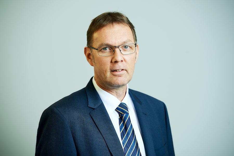 Portrait - Prof. Peter V. Kunz, Institut fuer Wirtschaftsrecht - Dekan der Rechtswissenschaftlichen Fakultaet, Universitaet Bern. © Manu Friederich