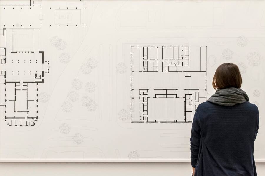 Ein Grundriss der Kunsthaus Erweiterung ist ausgestellt in "Grosse Kunst und Architektur" am Montag, 1. Oktober 2012 im Kunsthaus in Zuerich. Vom 5. Oktober 2012 bis 6. Januar 2013 zeigt das Kunsthaus Zuerich in einer auf ueber 1300 m2 inszenierten Ausstellung, was im geplanten Neubau von David Chipperfield Architects nach der voraussichtlichen Eroeffnung 2017 zu sehen sein wird. (KEYSTONE/Alessandro Della Bella)