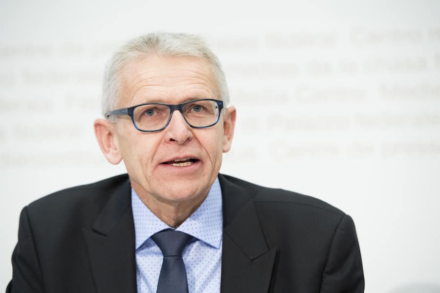 Leo Mueller, CVP-LU, spricht an der Medienkonferenz des ueberparteilichen Komitees "Steuerreform JA", am Dienstag, 29. November 2016 in Bern. Die buergerlichen Parteien stehen geschlossen hinter der Unternehmenssteuerreform III. Sie sehen darin den Schluessel fuer eine langfristig erfolgreiche Zukunft der Schweiz. (KEYSTONE/Anthony Anex)