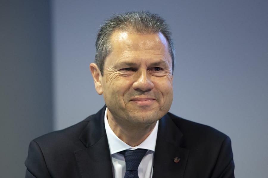 Remo Luetolf, VR-Praesident Meyer Burger, kurz vor Beginn der ausserordentlichen Generalversammlung, am Mittwoch, 30. Oktober 2019 in Bern. (KEYSTONE/Peter Klaunzer)