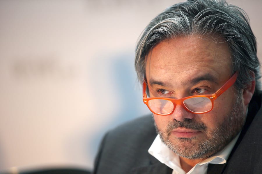 Rewe CEO Alain Caparros explains the company's balance sheet numbers at a press conference in Cologne, Germany, 31 March 2015. In the previous year, the Rewe group profited from its flourishing supermarket business in Germany. Photo: Oliver Berg/dpa | usage worldwide (KEYSTONE/DPA/Oliver Berg)