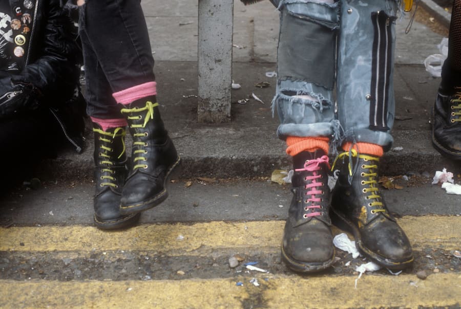 Punks hanging out on the Kings Road, London 1983. (Photo by: PYMCA/Universal Images Group via Getty Images)