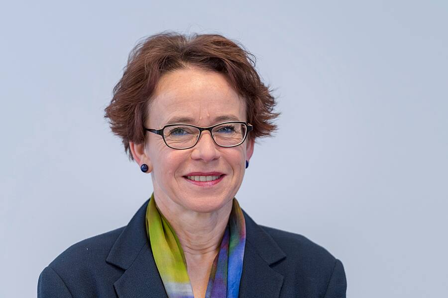 Eva Herzog, Regierungsraetin des Kantons Basel-Stadt und Vorsteherin des Finanzdepartementes, fotografiert in Basel, am Donnerstag, 4. Januar 2018. (KEYSTONE/Georgios Kefalas)