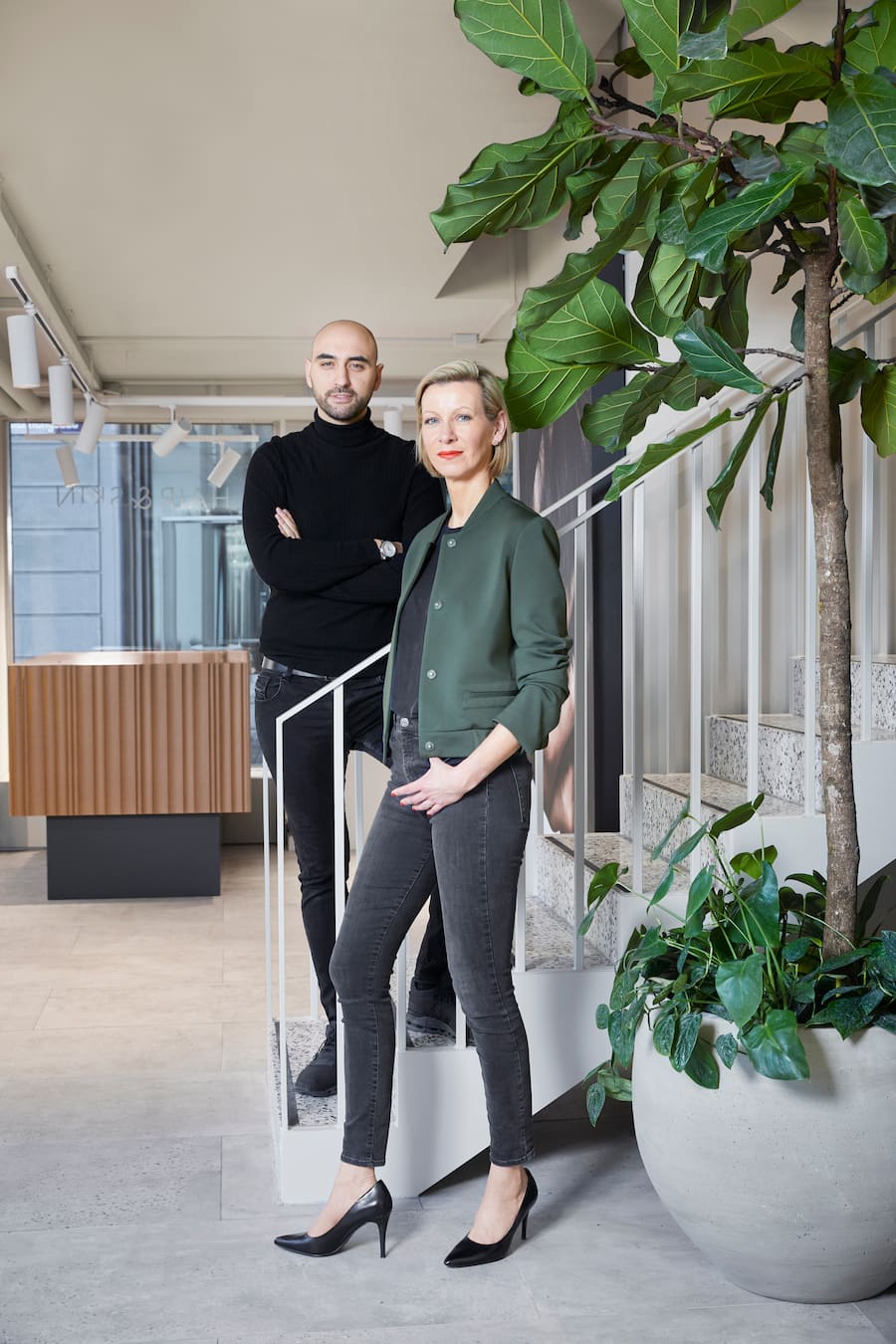 Die Geschäftsführer Steffi Fritze und Adem Ademi in der Praxis in Zürich