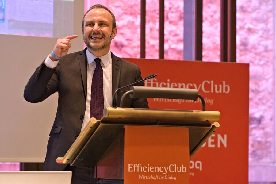 Peter Neumann, Professor fÃ¼r Sicherheitsstudien, King's College London, spricht vor dem Efficiency Club im Widder Hotel
