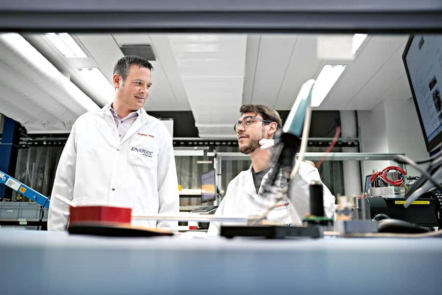 Andreas Wâ°lti, VR und CEO der Evatec AG, unterwegs in den Produktionsrâ°umen und Labors seiner Firma, aufgenommen am 06. September 2018, in Tr¸bbach.© Michele Limina