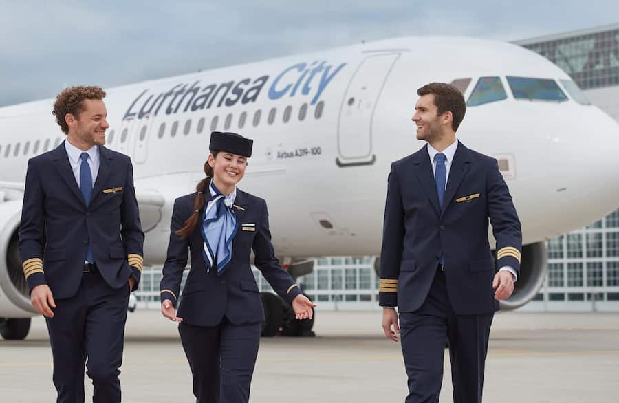 <p>Parallel dazu hat er die Lufthansa City Airline aus der Taufe gehoben, die die Cityline demnächst ersetzen soll.</p>